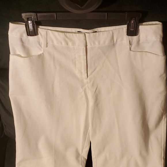 White Capri Pants Size 8 Apt. 9 Modern Fit Used - Picture 2 of 8